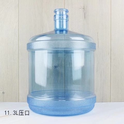 Bouteille d'eau matérielle en plastique adaptée aux besoins du client d'emballage avec la taille de 7.5L 11.3L 15L