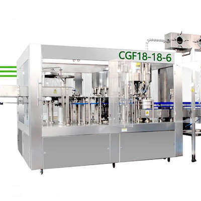 3 dans 1 machine de remplissage pure automatique d'eau potable 3000BPH pour la bouteille en plastique d'ANIMAL FAMILIER