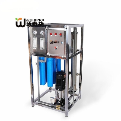 Machine industrielle de traitement de l'eau 220V Système d'eau potable avec pompe et composants de base PLC pour l'usine
