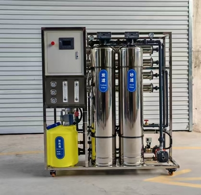 Pompes de purification d'eau en acier inoxydable de 500LPH pour les produits alimentaires, les boissons, les produits chimiques et les systèmes agricoles Composants de base PLC 220V